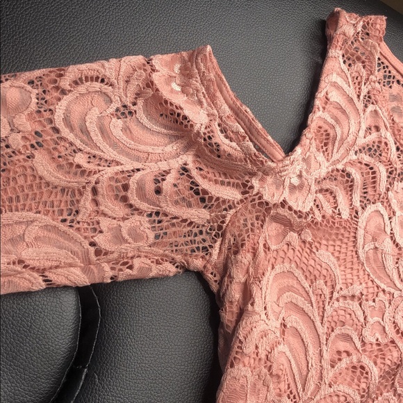 Pink cold shoulder lace dress shirt - Picture 6 of 6